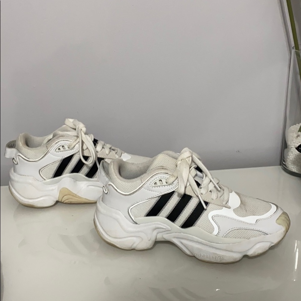 Adidas magmar sneakers